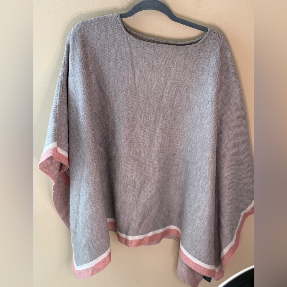 Ann Taylor Cape poncho gray pink one size Career staple